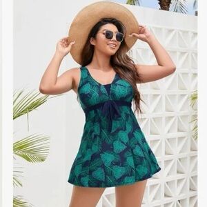 NWT Ecupper Size Medium Teal Leaf Print Swimdress With Attached Boyshort Bottoms